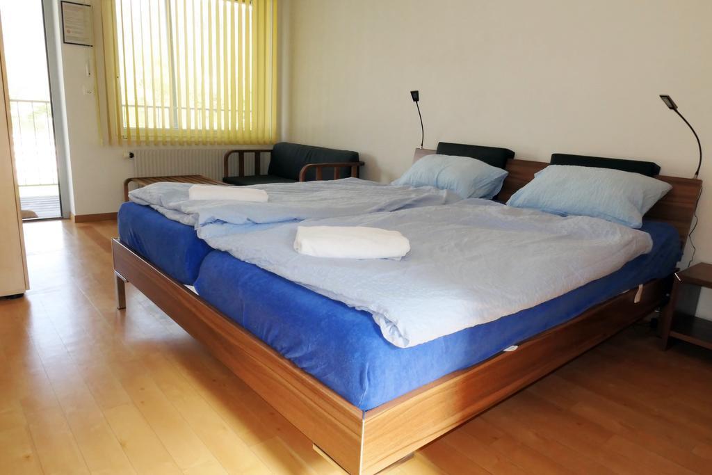 Swiss Hostel Lago Lodge ビール エクステリア 写真
