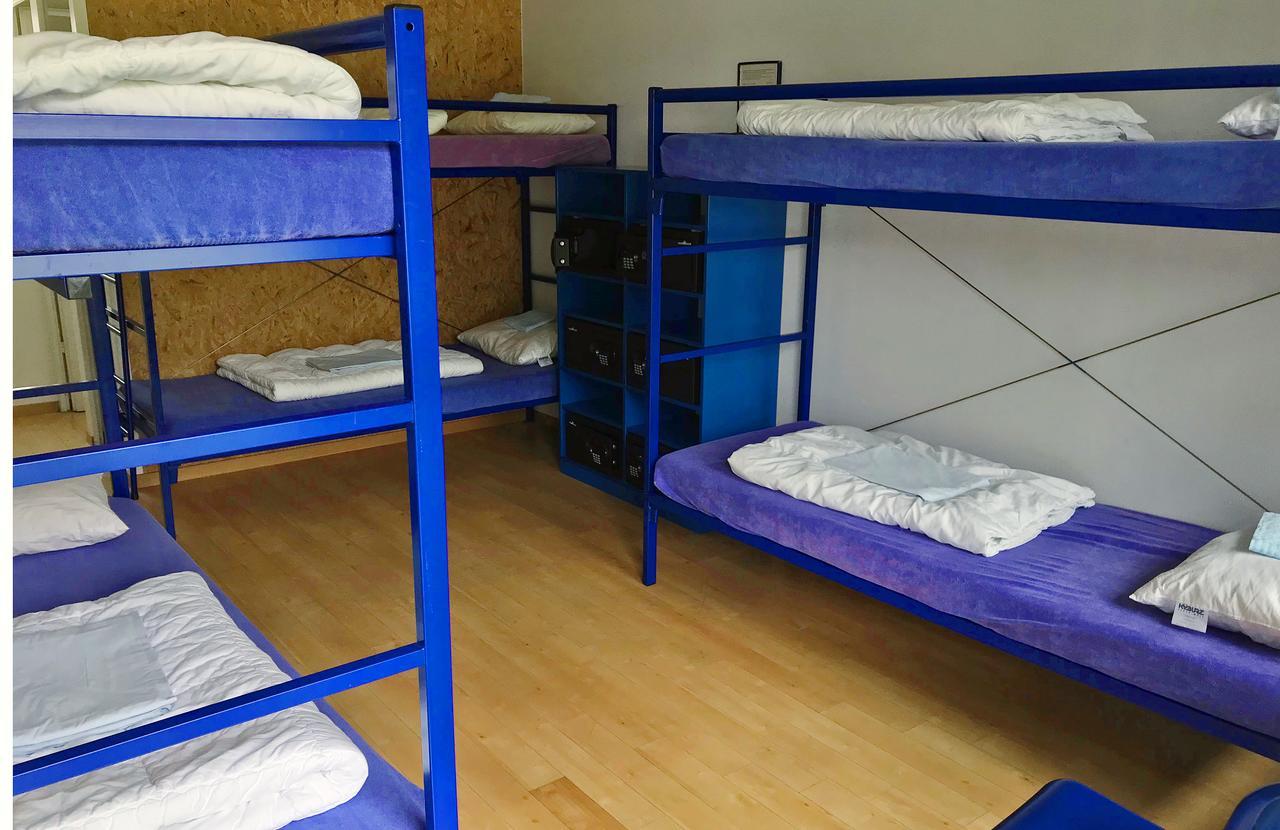 Swiss Hostel Lago Lodge ビール エクステリア 写真